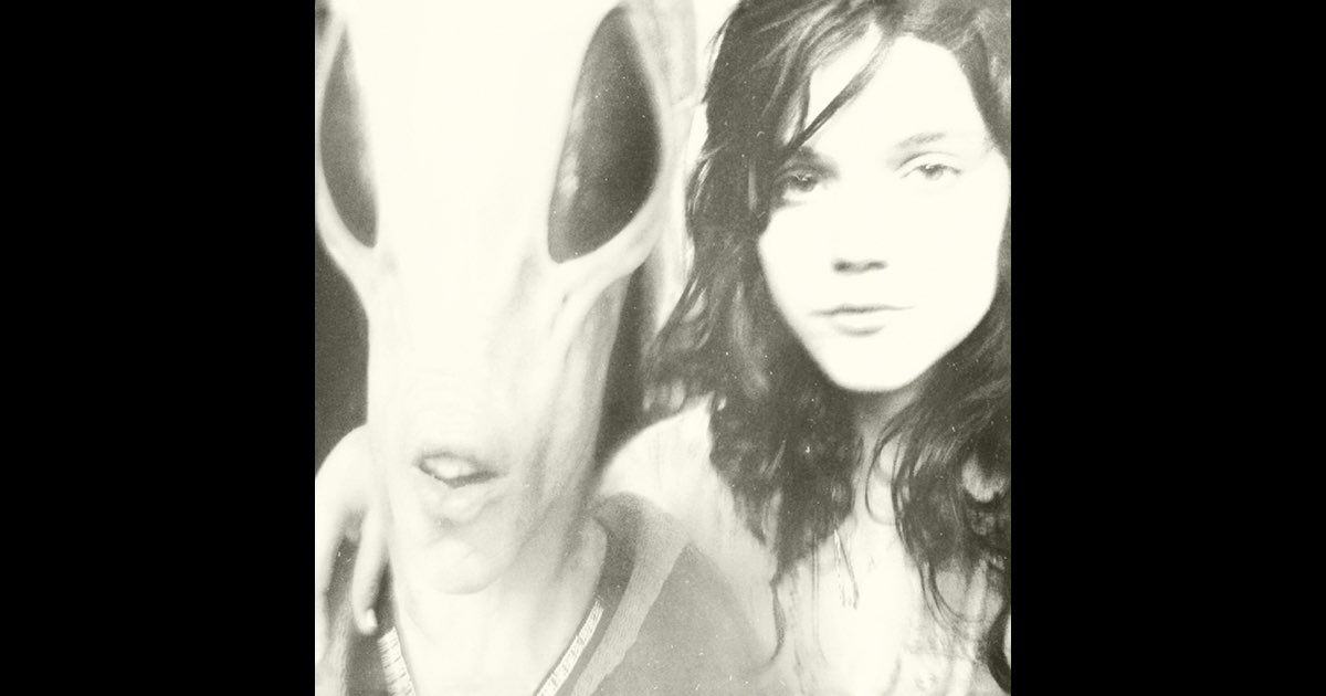 I Thought I Was An Alien／ Soko Mi03MDIyLmpwZWc.jpeg