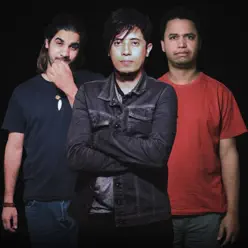 A Banda Mais Pobre da Cidade - Revolução A Banda Mais Pobre da Cidade - Revolução