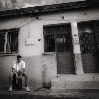 Listen to PEMBE by Khontkar