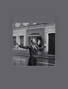 聆聽 VasIlIna、觀看音樂影片、閱讀小傳、查看巡演日期等！