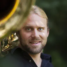 Dengarkan Andreas Martin Hofmeir, tonton video musik, baca bio, lihat tanggal tur & lainnya!
