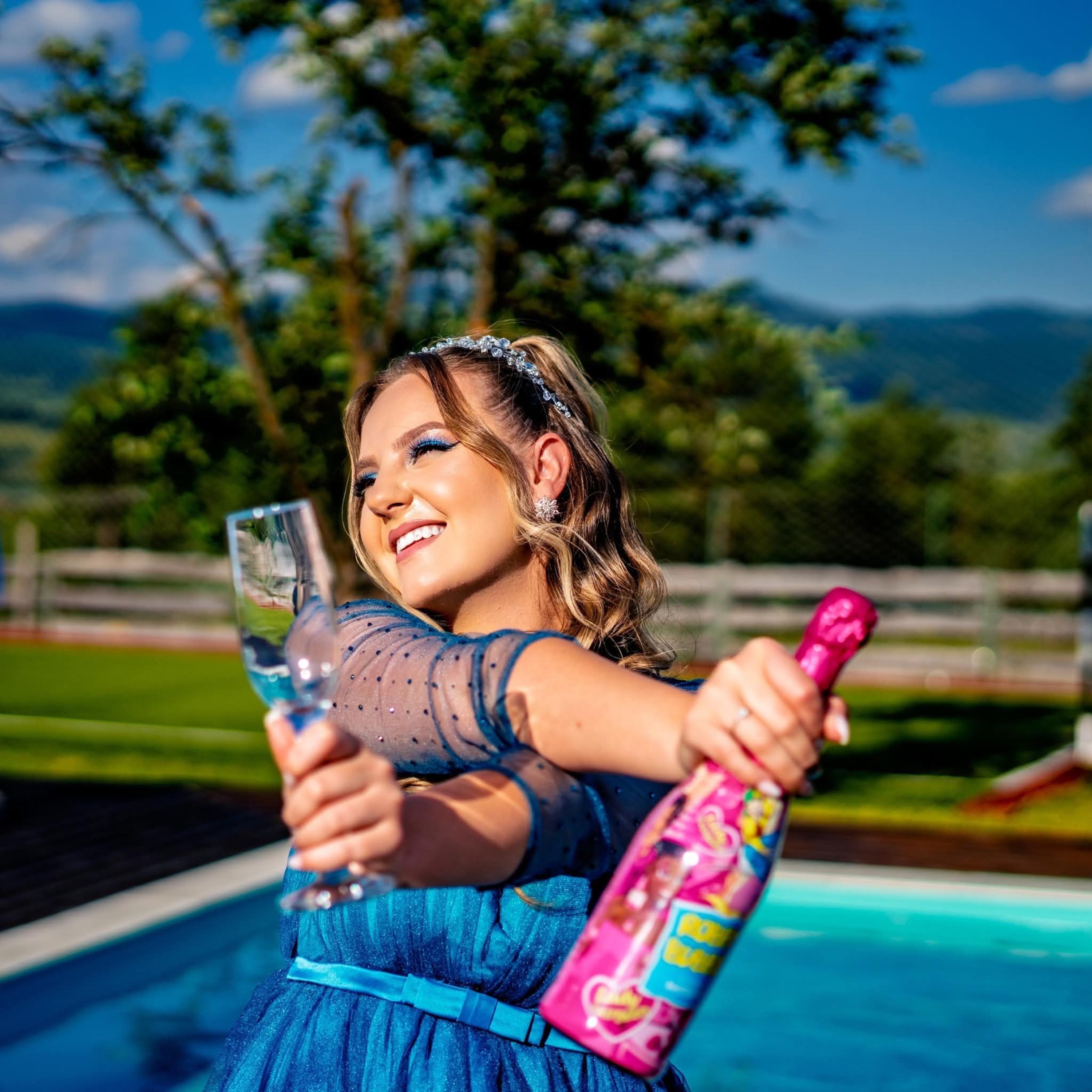 Toată lumea sus - Single