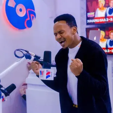 Nitaamini by Voice of hope band