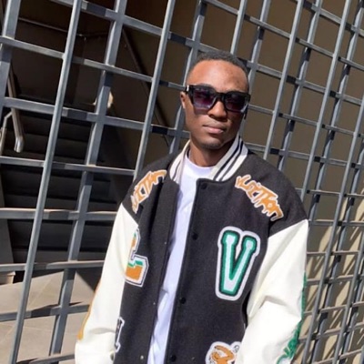 DIRECTOR LONDON - Savage