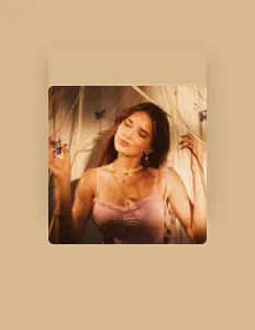 Ouça Karolina Rose, assista a videoclipes, leia a biografia, veja as datas das turnês e mais!