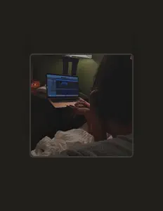 Ouça Jade LaRoche, assista a videoclipes, leia a biografia, veja as datas das turnês e mais!