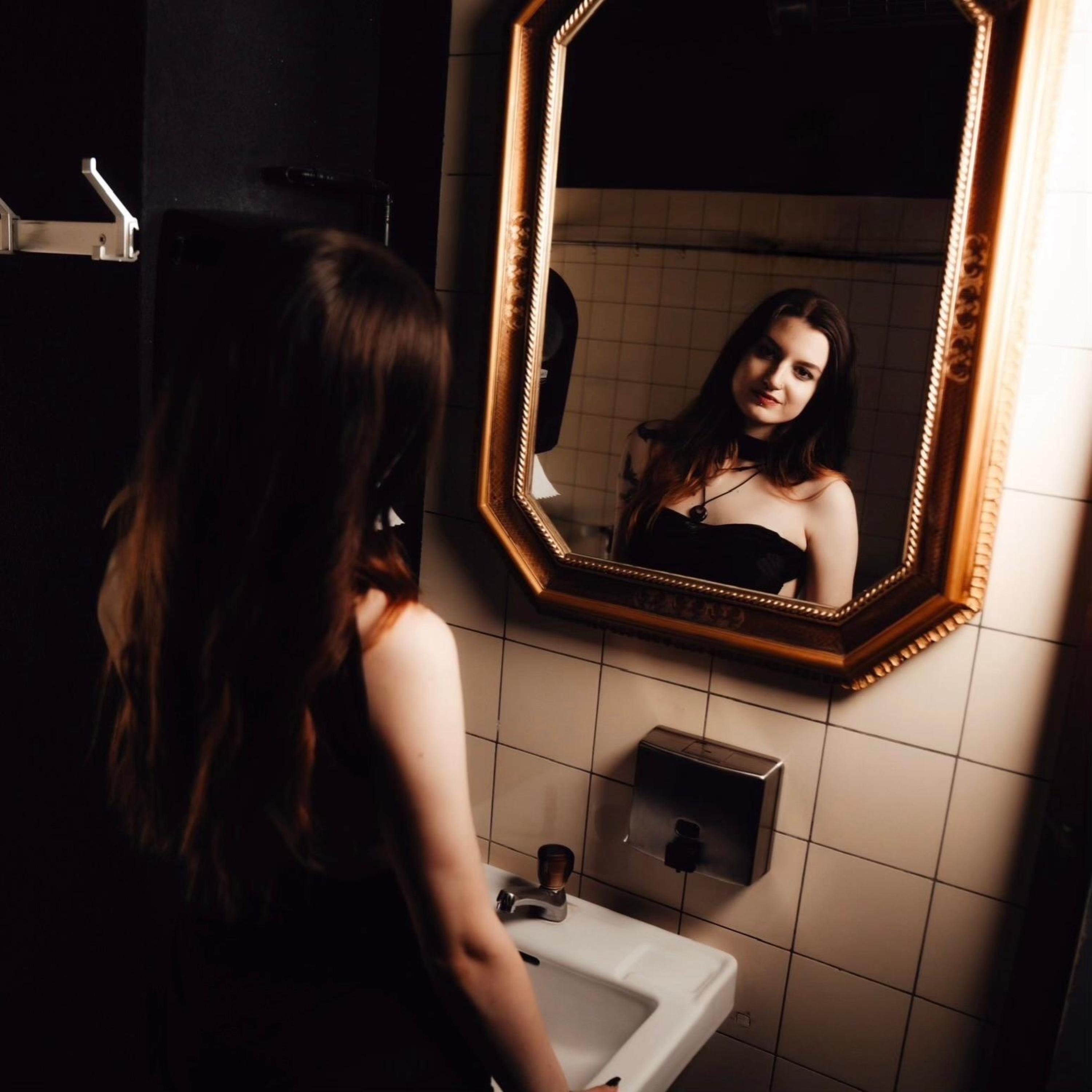 Lavi Mae - Broken Heart Award