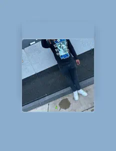 Hör dir LIL GREG an, schau dir Musikvideos an, lies die Biografie, finde Tourdaten und mehr!