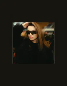 molly lina सुनें, म्यूज़िक वीडियो देखें, बायो पढ़ें, दौरे की तारीखें और बहुत कुछ देखें!