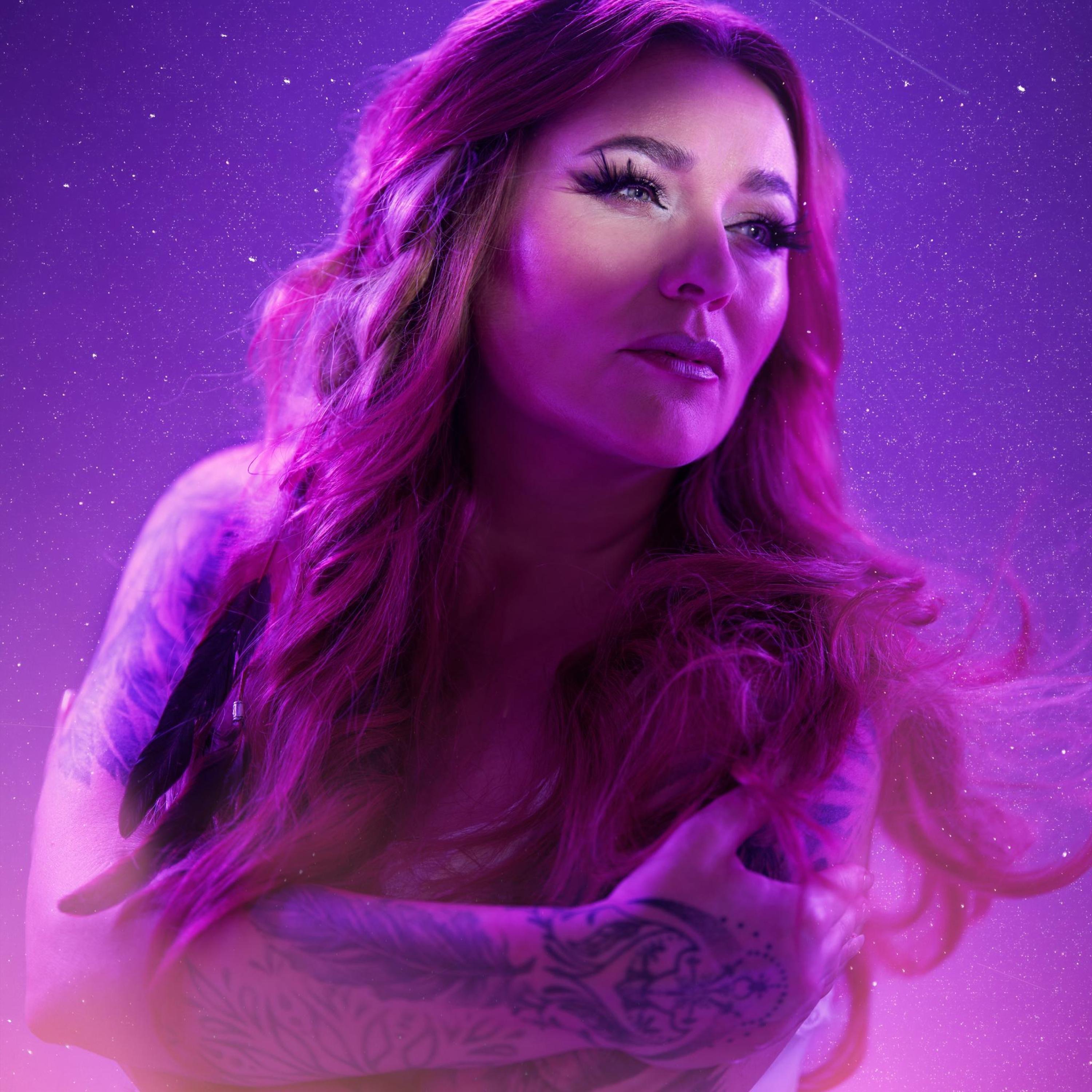 Hoivatuuli - Uoti Henna