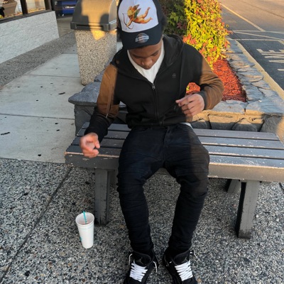 Pretty n petite "ykhib" - Single