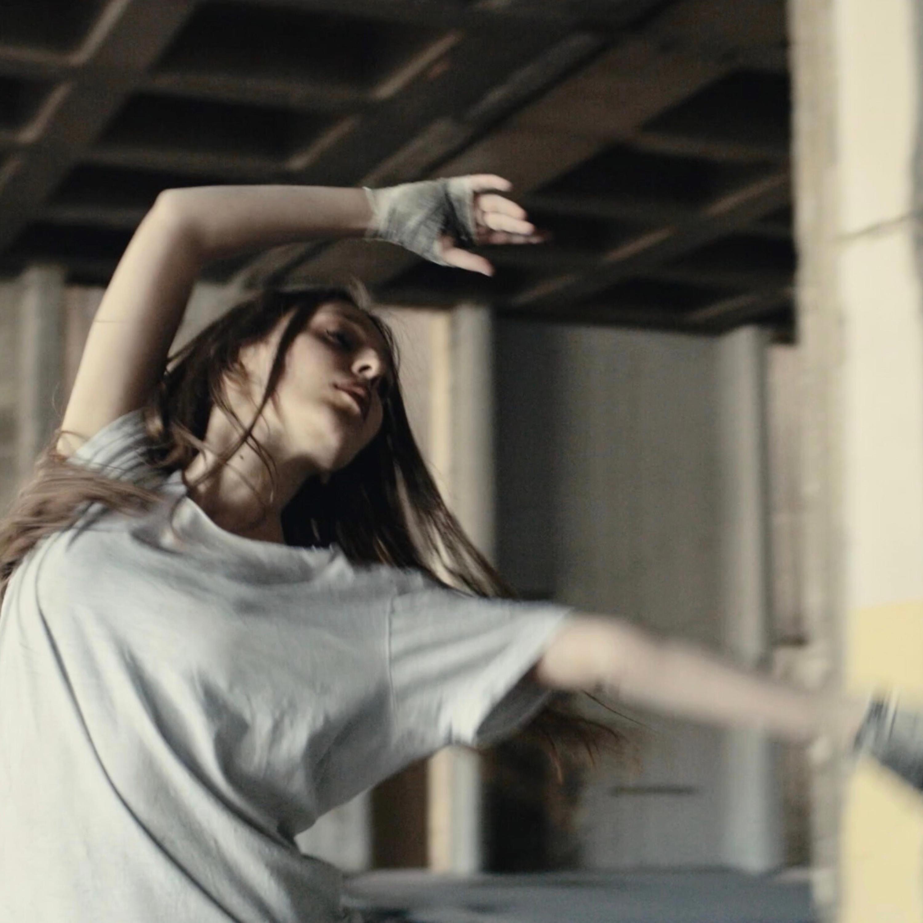 Genc Salihu - Ti nuk je normal