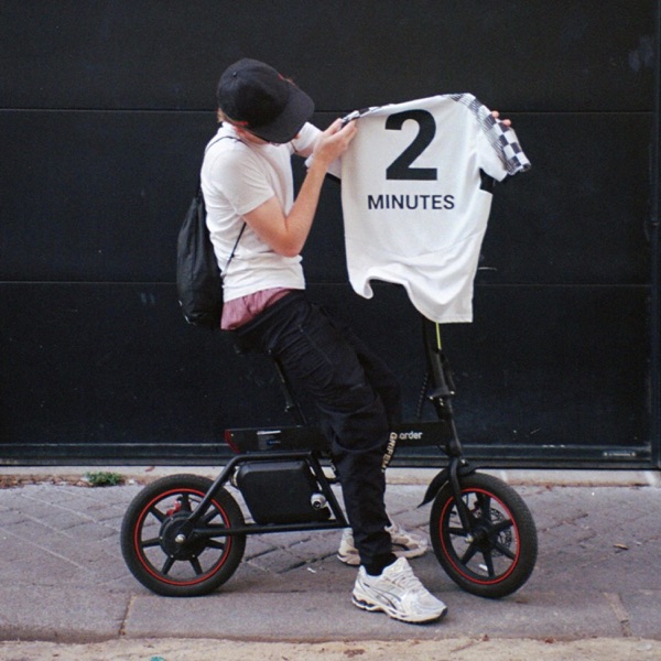 2 minutes artwork