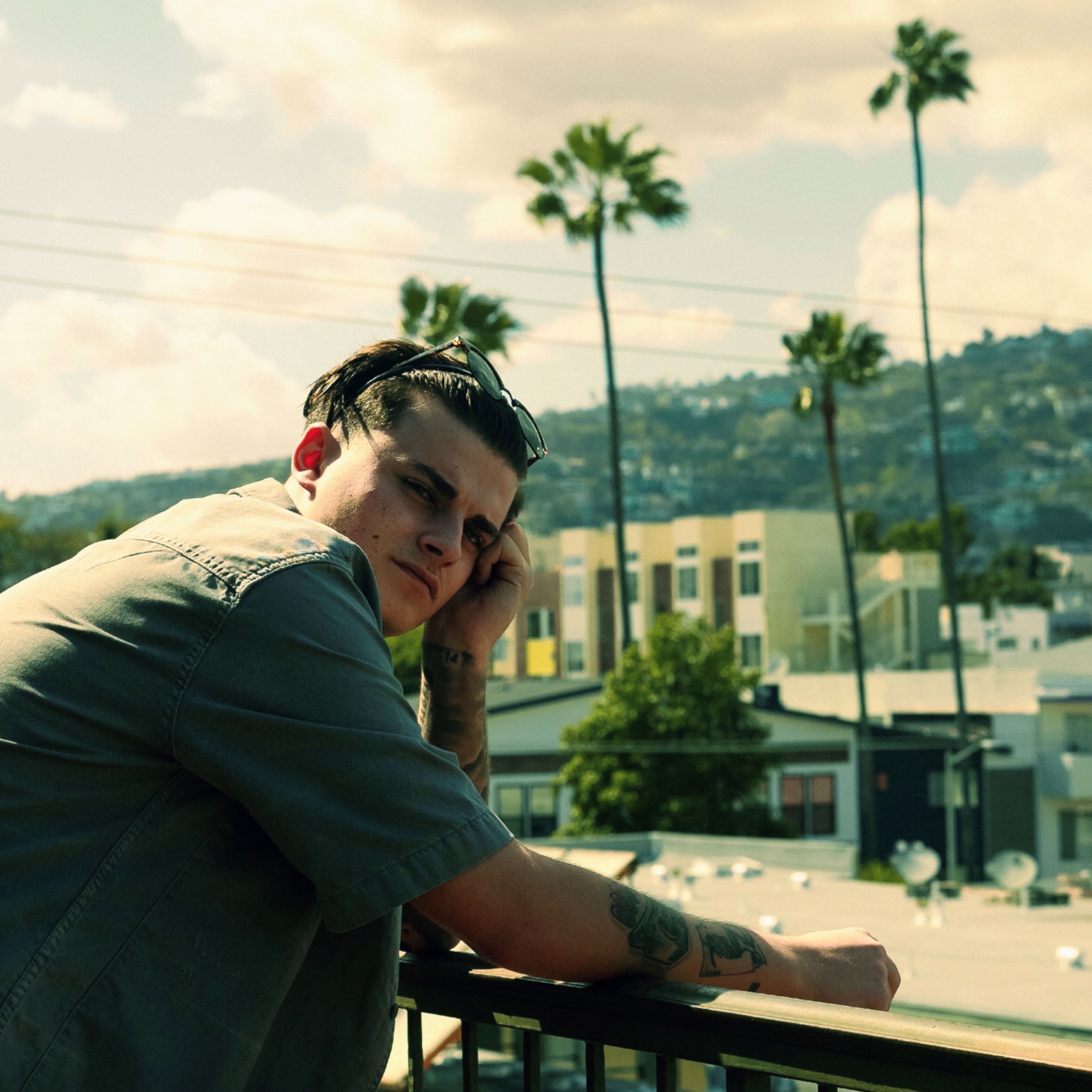 She Went LA (Without Her Passport) - Single