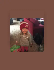 McKenzie Ann सुनें, म्यूज़िक वीडियो देखें, बायो पढ़ें, दौरे की तारीखें और बहुत कुछ देखें!