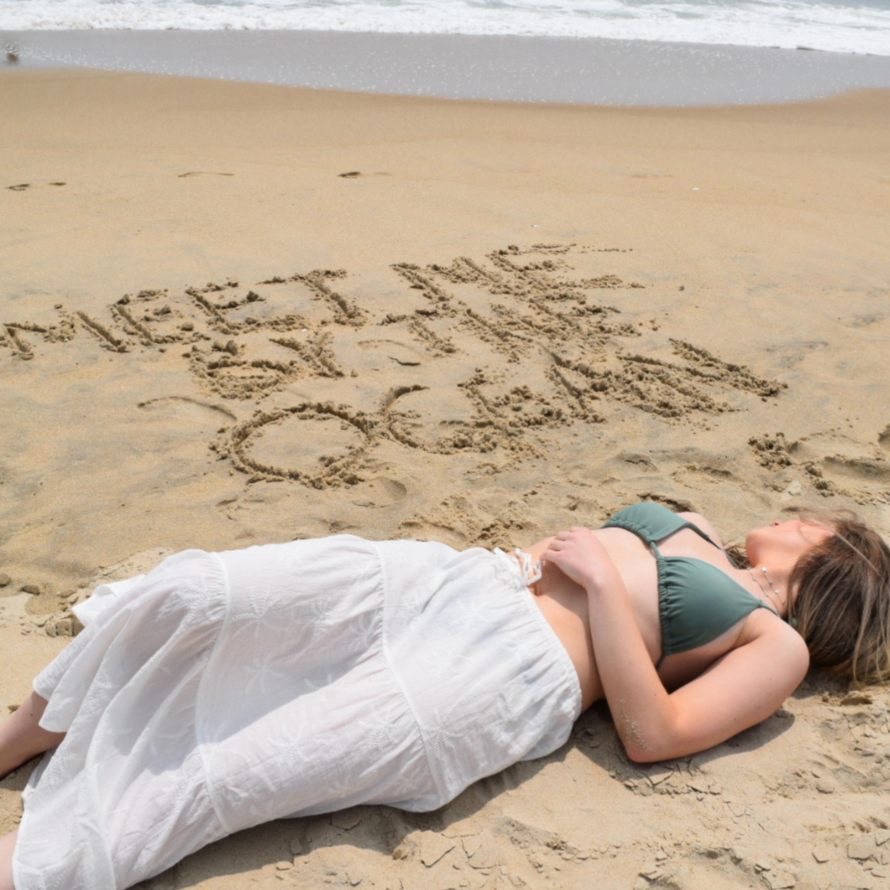 Madelyn Claire - Meet Me By The Ocean