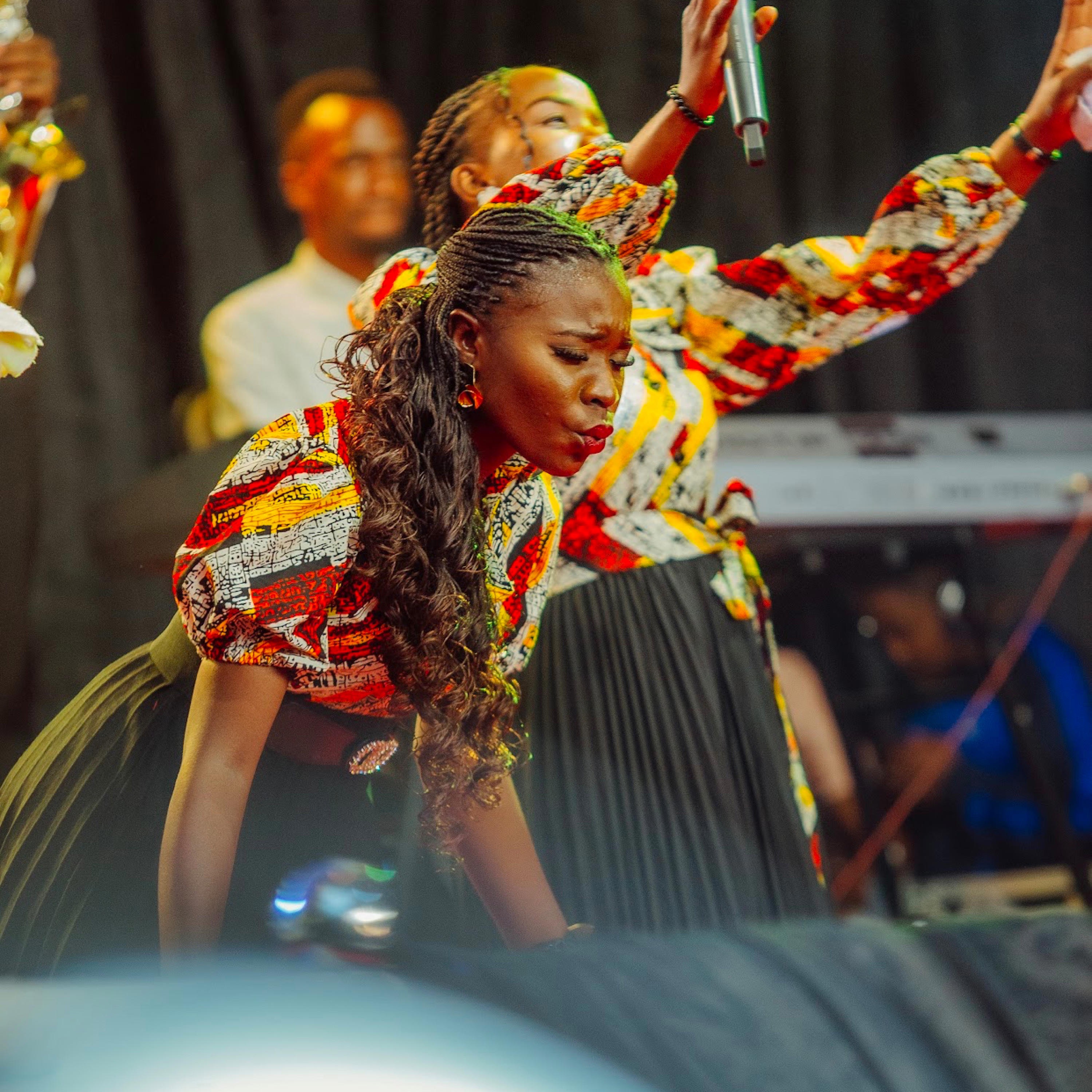 Essence Of Worship ft Gladness Siyame -Wewe ni Baba(999998)