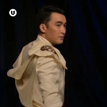 Орыс порносы: Әпкесі жыныстық қатынасқа түсуге көндірді