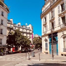 Париж (feat. Старая Оранжевая Гирлянда) Антоний