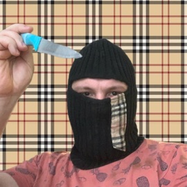 На головке LUCIK