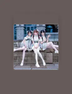 Luister naar FIVEver, bekijk muziekvideo's, lees de bio, bekijk de tourdata, en meer!