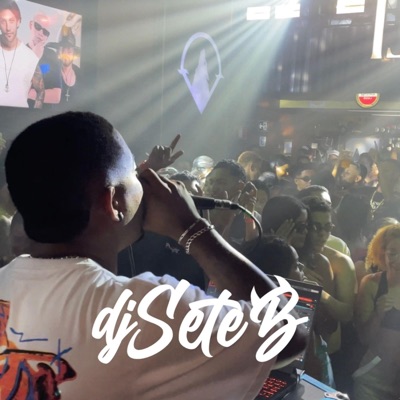 MUITO CARNAVAL X PAU TA DURÃO NA CUECA - Single