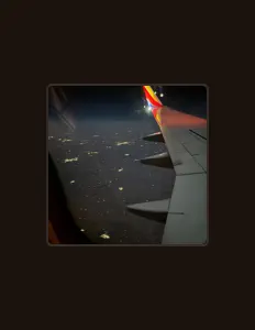 Chr1s सुनें, म्यूज़िक वीडियो देखें, बायो पढ़ें, दौरे की तारीखें और बहुत कुछ देखें!