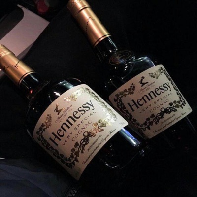 love & hennesy - Single