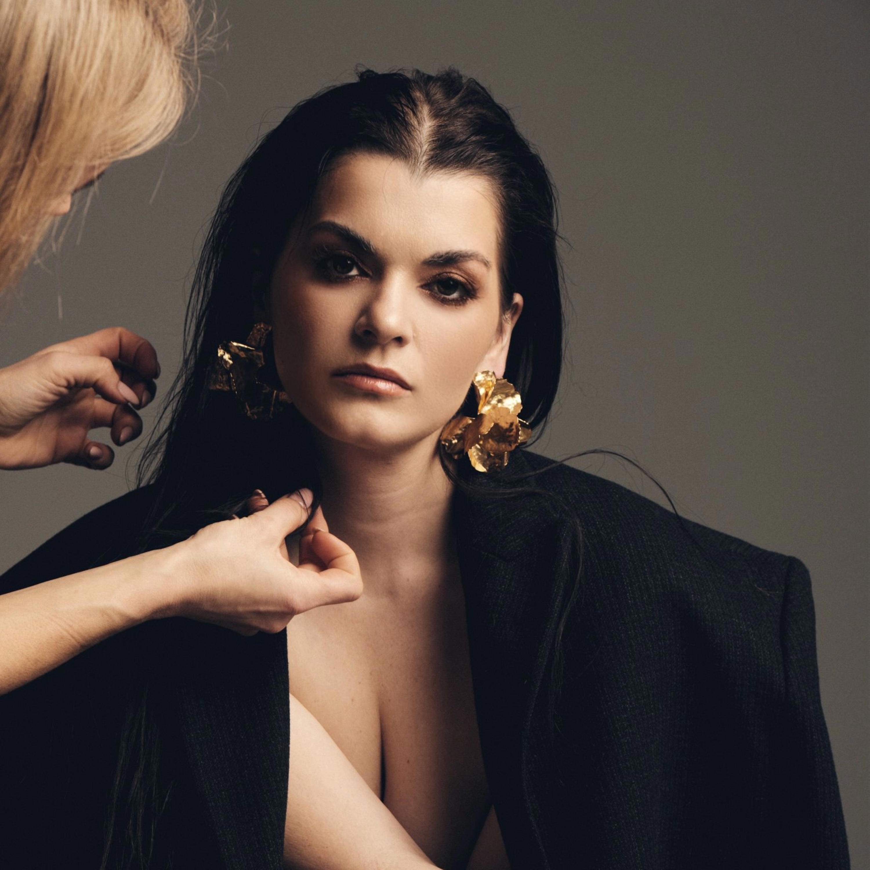 Dzīve mūs mētā - Single