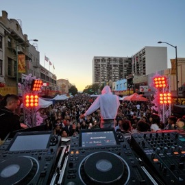 She wanna Leteveon & Dtrue