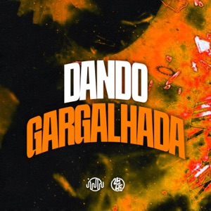Dando Gargalhada