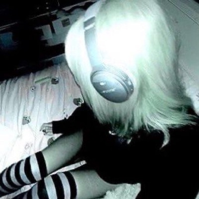 still in pain - Single