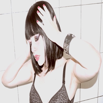 ANGELA (Deluxe)