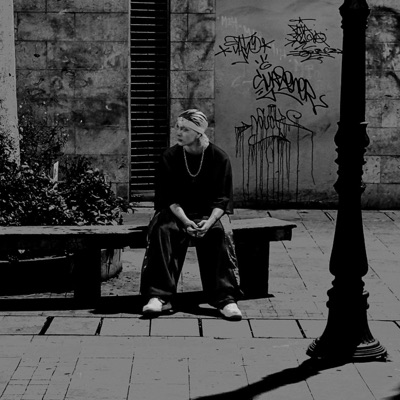 y q sea tarde... - Single