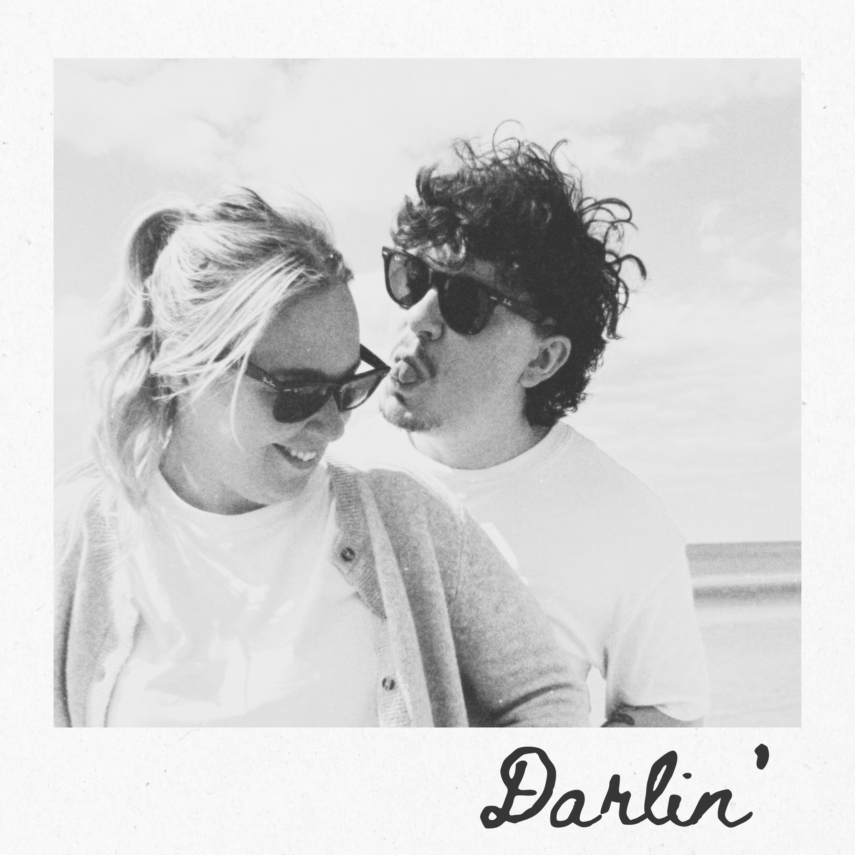 Darlin' - Single