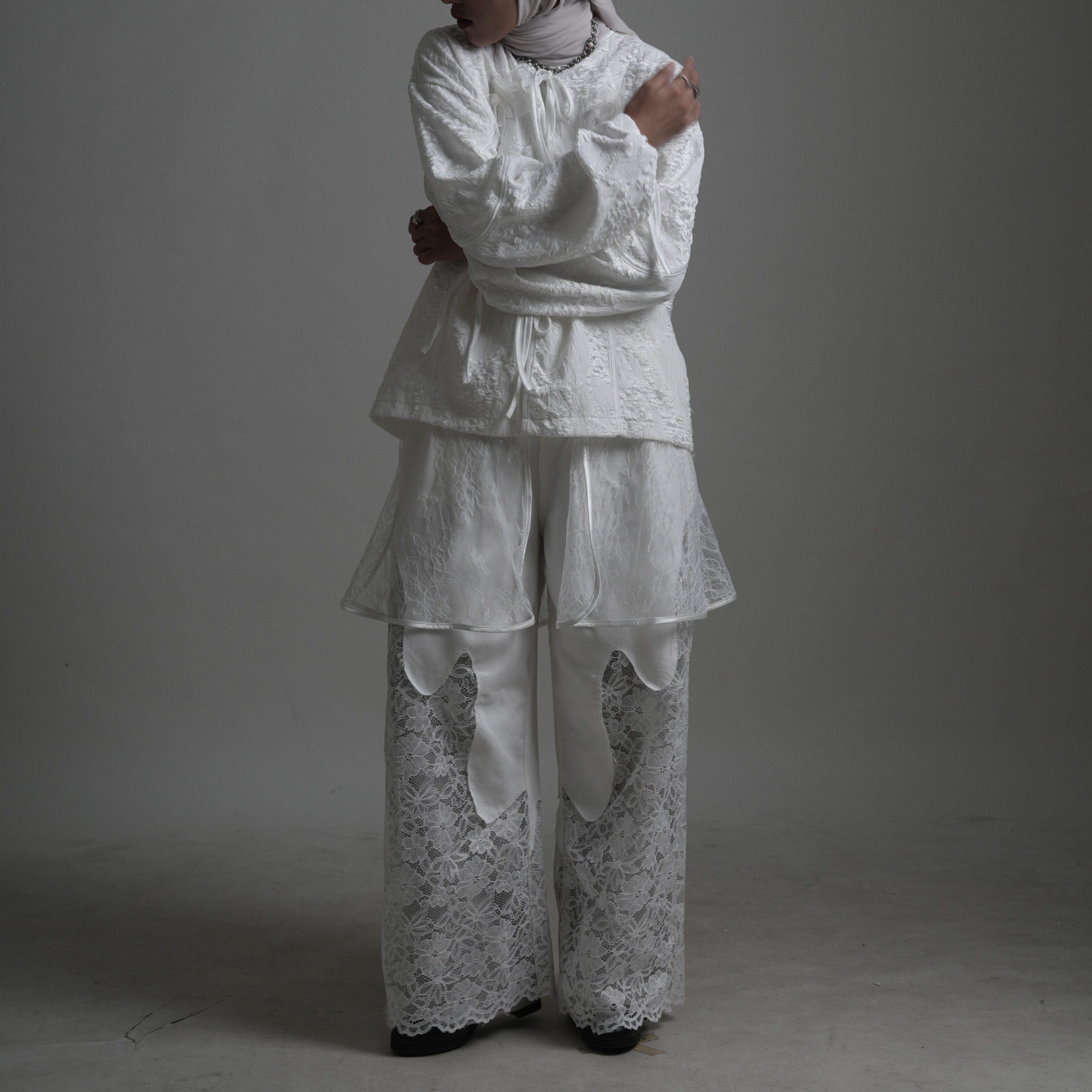 Bernaung (From "Setetes Embun Cinta Niyala") - Single