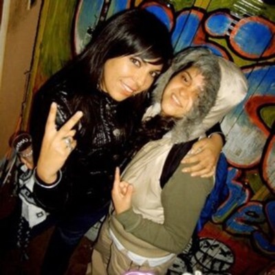 Del Hombro Pa Bajo - Queenaz - Single