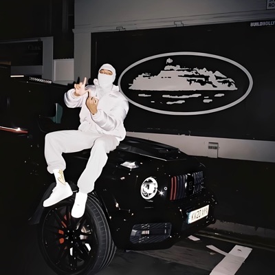 Hauseingang X 3 am walk