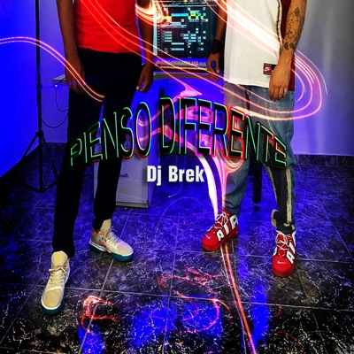 PIENSO DIFERENTE (feat. Suzeko) - Single