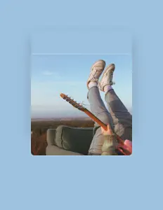 Strawberry Cassetteを聴いたり、ミュージックビデオを鑑賞したり、経歴やツアー日程などを確認したりしましょう！