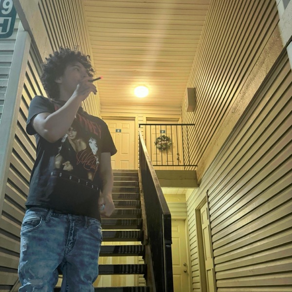 keep dat chain tucked