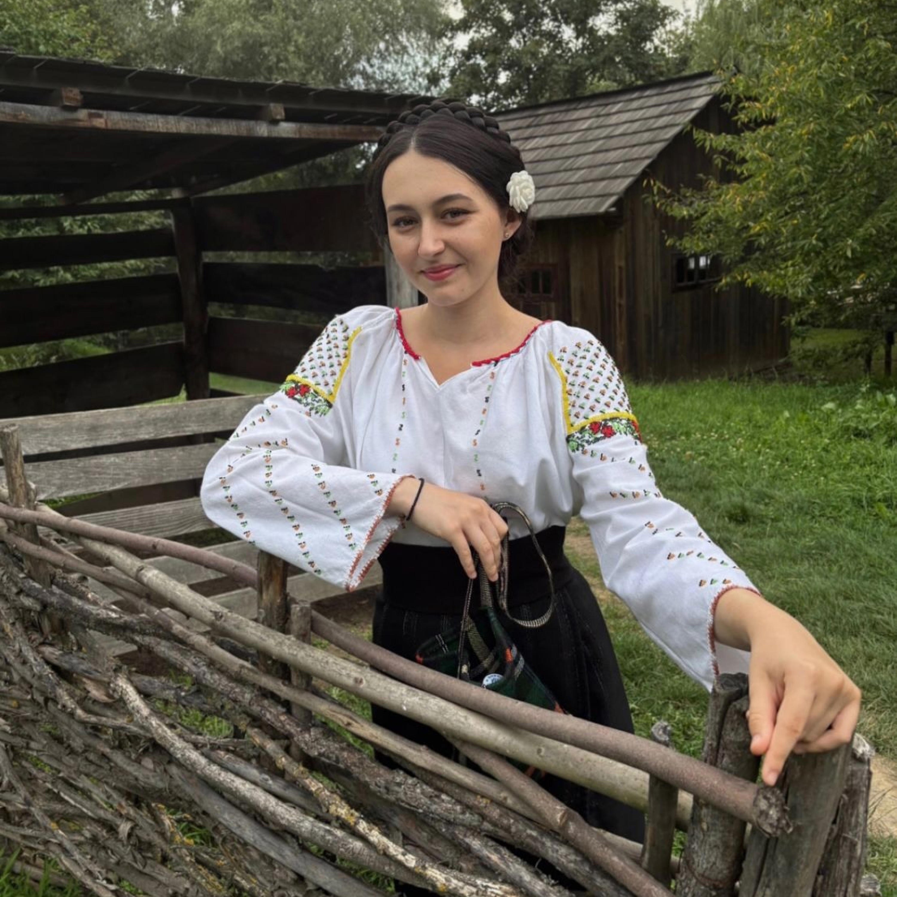 Colaj - Moldovene, hai în joc! - EP