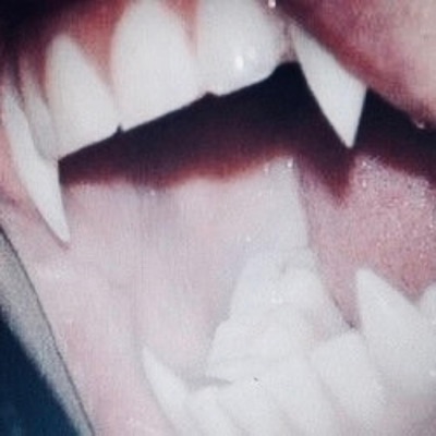 vampire shawties