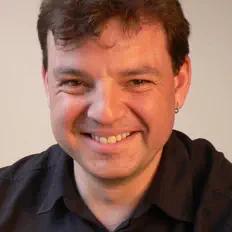 Steven Devineを聴いたり、ミュージックビデオを鑑賞したり、経歴やツアー日程などを確認したりしましょう！