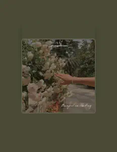 Ouve Coffee on a Sunday Afternoon, vê vídeos de música, lê a biografia, vê as datas da digressão e muito mais!