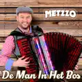 De man  in het  bos