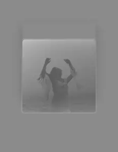 Feather & Bone सुनें, म्यूज़िक वीडियो देखें, बायो पढ़ें, दौरे की तारीखें और बहुत कुछ देखें!