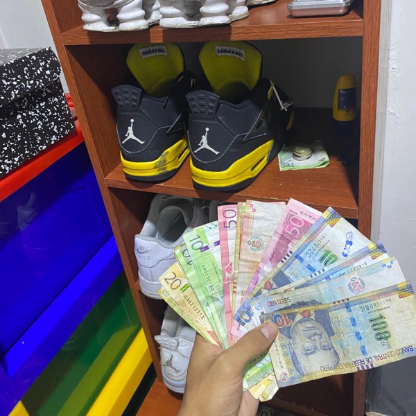 WALLET (feat. Seclen & TRASH)