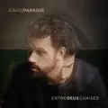 ENTRE DEUX CHAISES