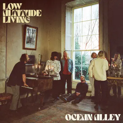 Dengarkan 'Low Altitude Living' dari Ocean Alley.